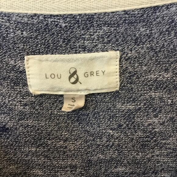 Lou & Grey Gray V-Neck Short Sleeve Top - Picture 2 of 9